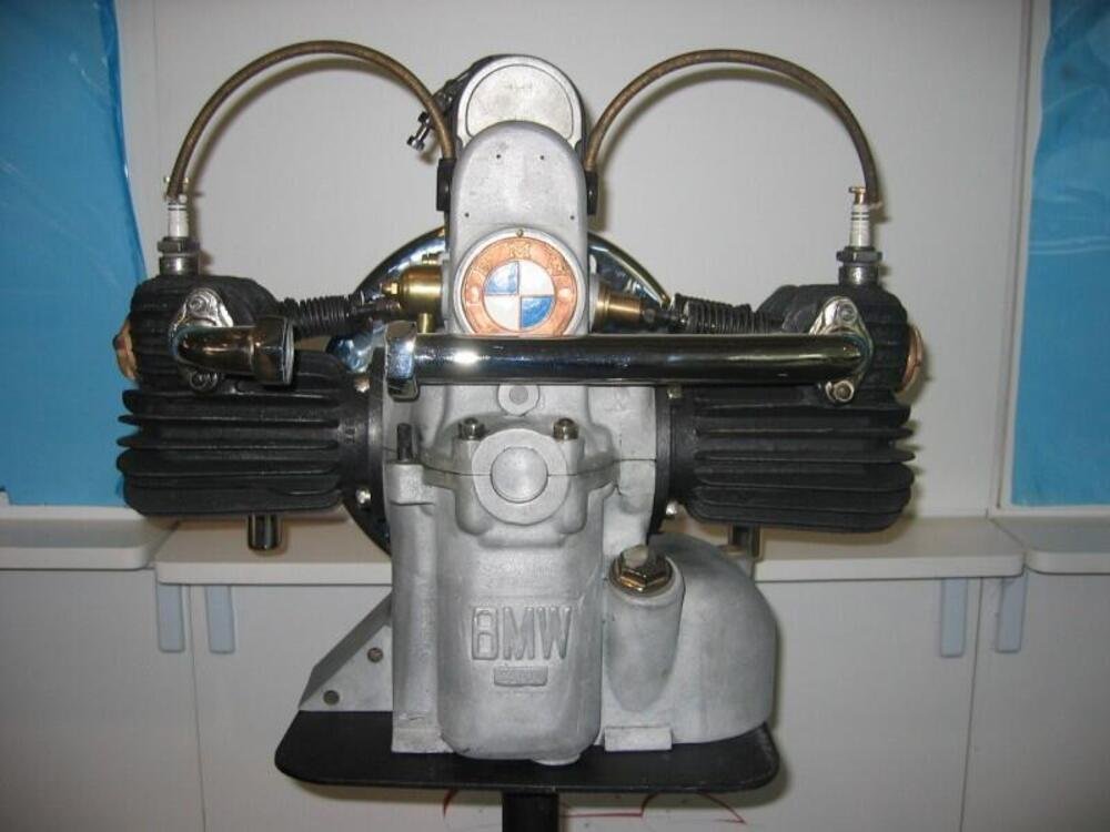 Il motore M2 B15 progettato da Stolle