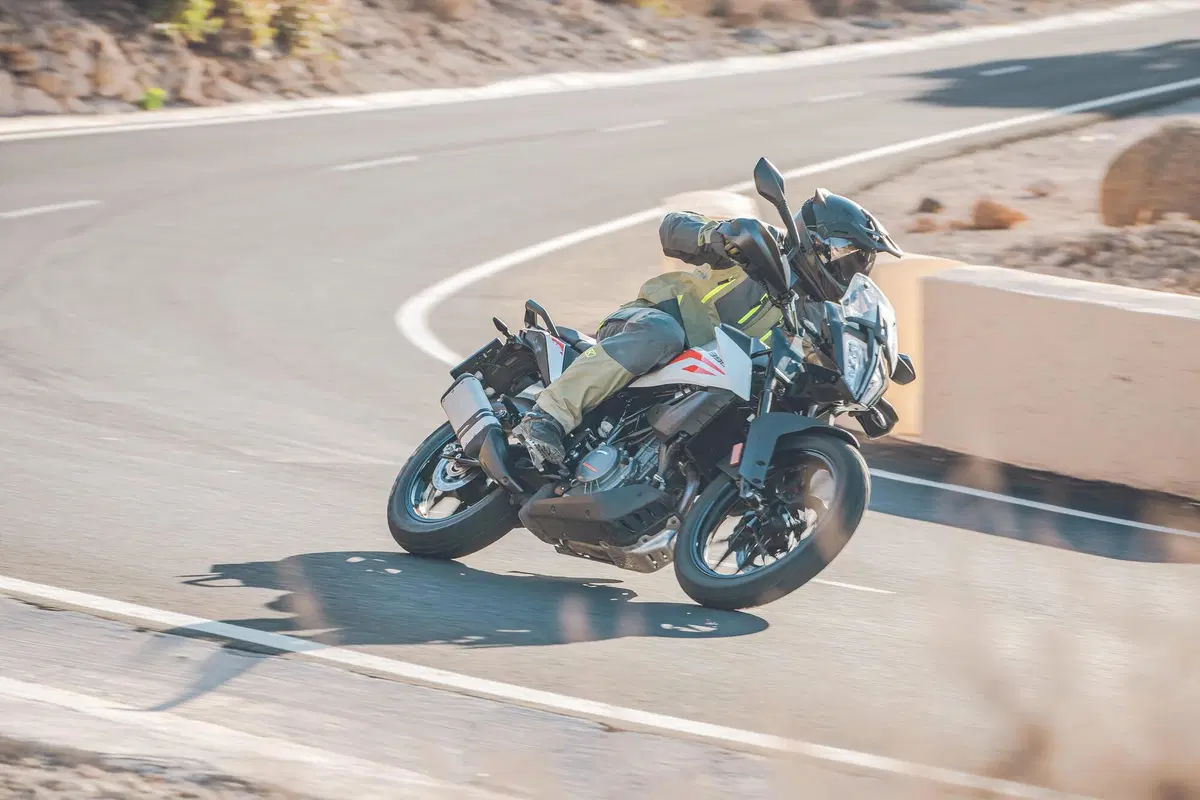 KTM 390 Adventure TEST: in sella con Francois, scopriamo pro & contro! (3)