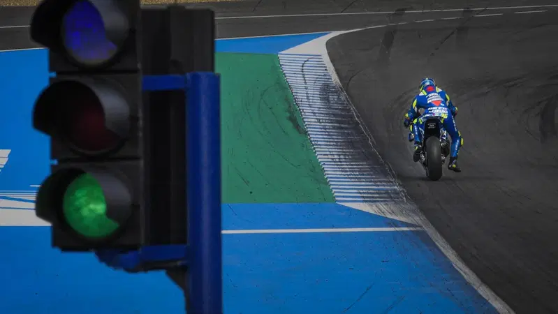 MotoGP, al via l'operazione porte chiuse
