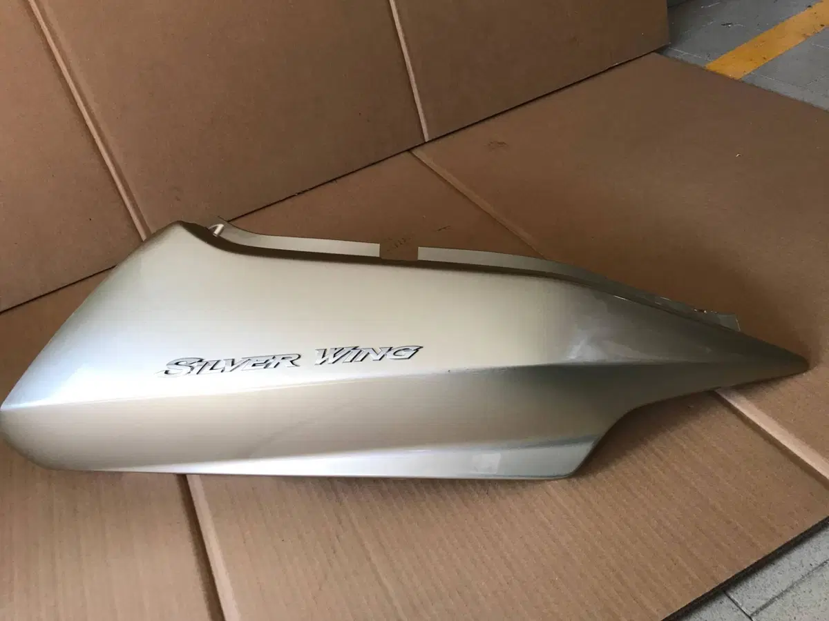 Carena lat dx oro Honda Silver Wing VV