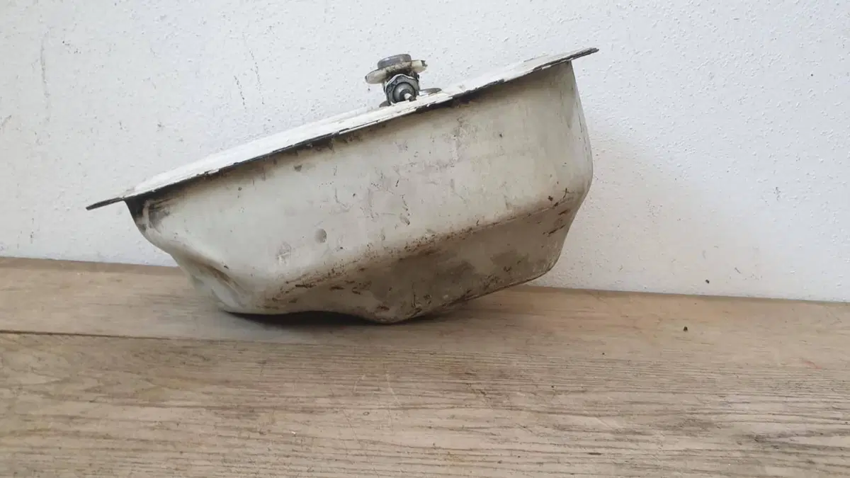 Serbatoio Vespa bianco S.L Piaggio (2)