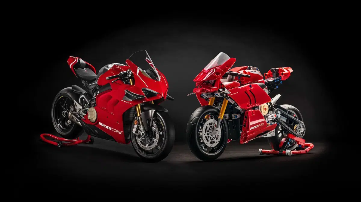 Ducati Panigale V4R: arriva in versione LEGO Technic