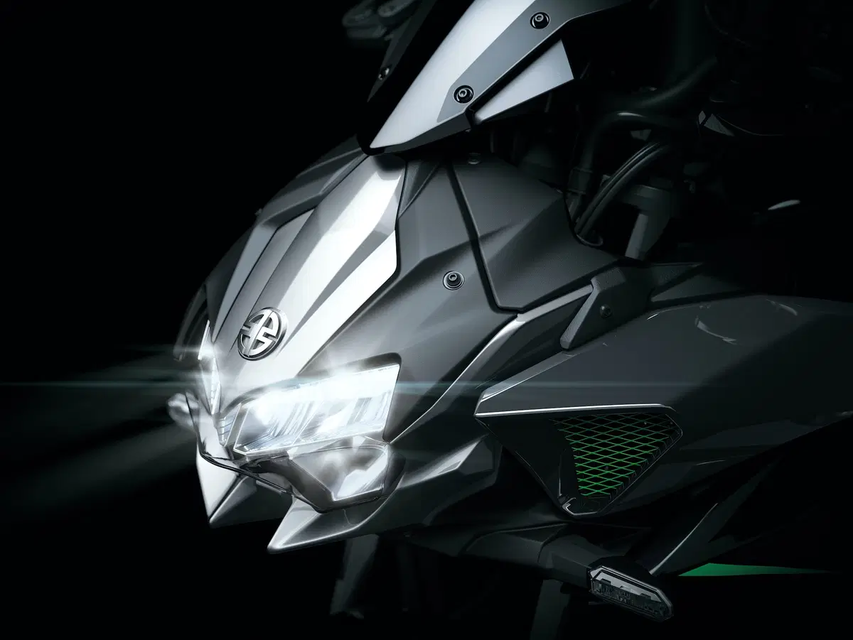 Kawasaki Z-H2: foto, dati e prezzo (3)
