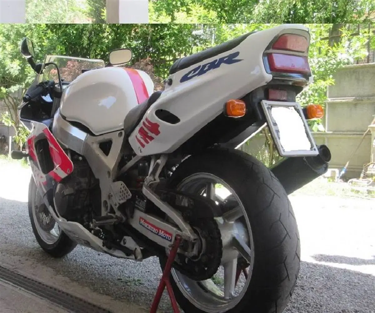 Le Belle e Possibili di Moto.it: Honda CBR 900RR FireBlade (2)