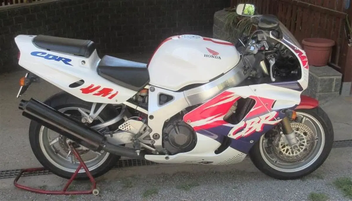 Le Belle e Possibili di Moto.it: Honda CBR 900RR FireBlade (3)