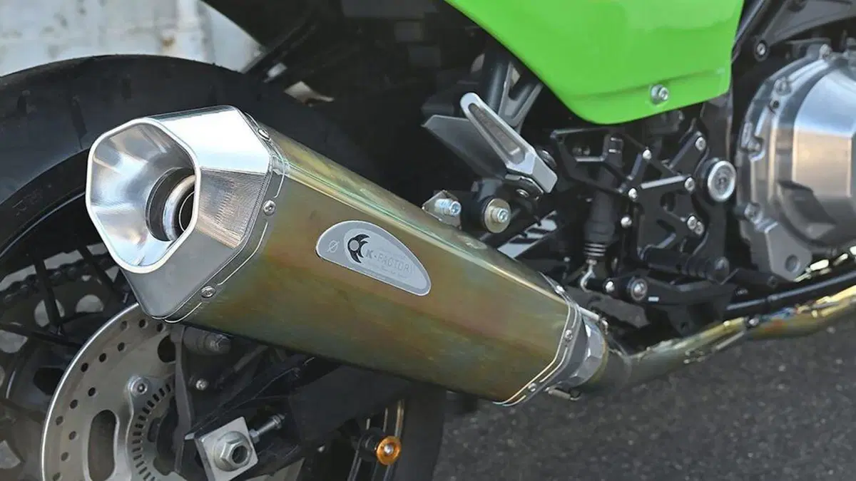 Kawasaki Z900RS Nininja. E la mitica GPZ900R rivive (10)