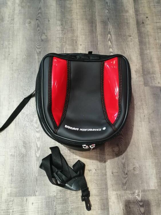 BORSA PORTAPACCHI HYPERMOTARD Ducati (2)