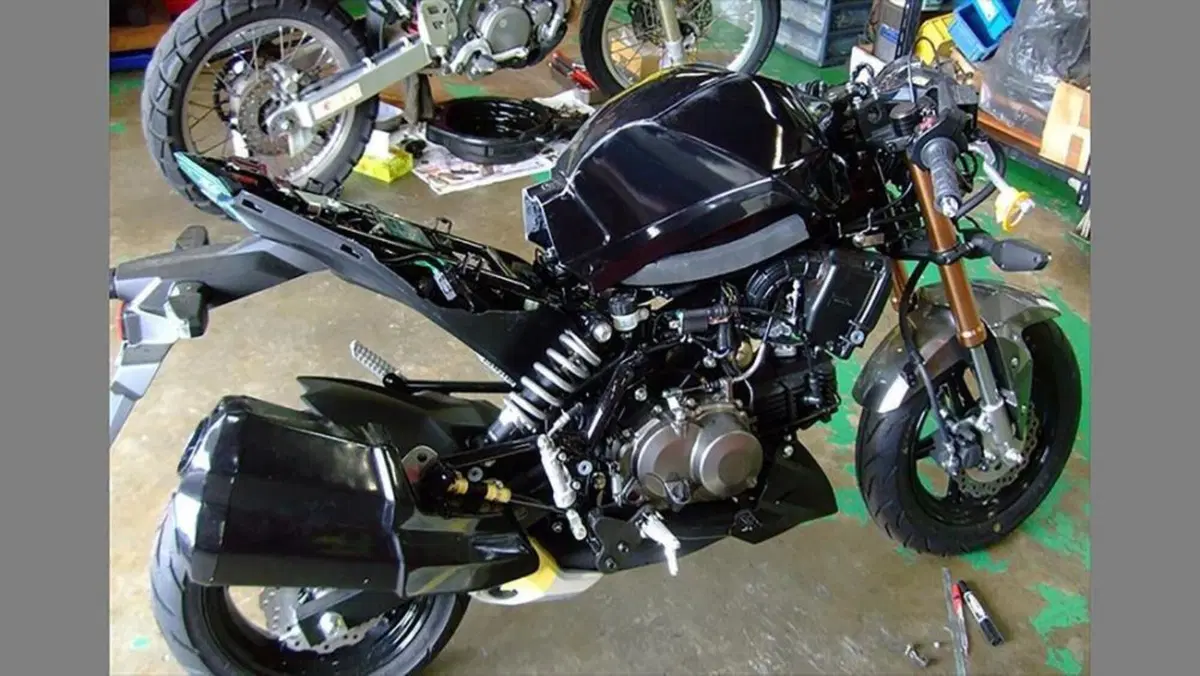 Kawasaki Z125 Pro h2: la Ninja H2 a 16 anni (10)