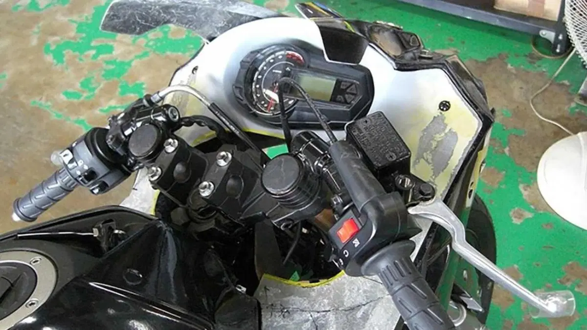 Kawasaki Z125 Pro h2: la Ninja H2 a 16 anni (11)