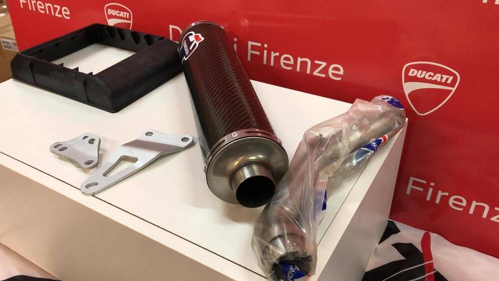 Monster S4R kit racing silenziatori laterali alti Ducati (5)