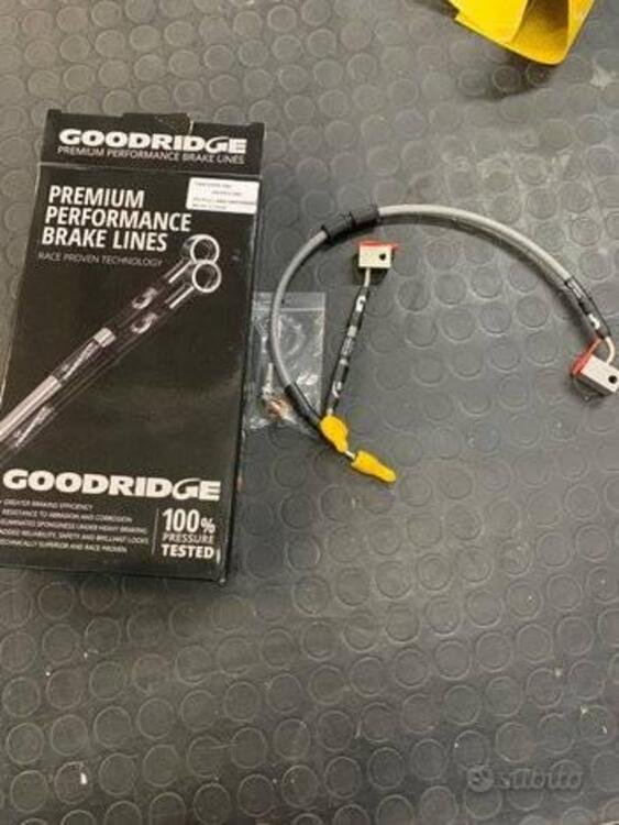 Goodridge kit tubi freno in treccia cbr1000 rr (3)