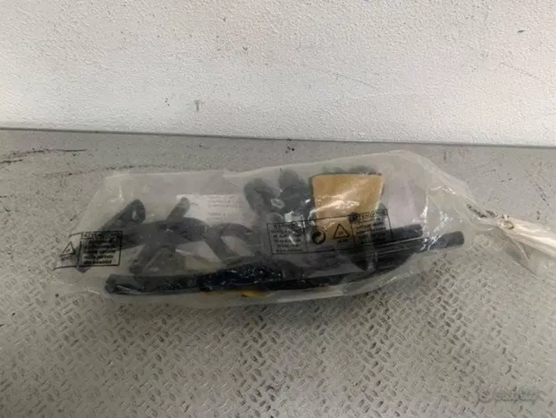 Attacchi parabrezza per HONDA SH 125/150 2009-12 Biondi (3)
