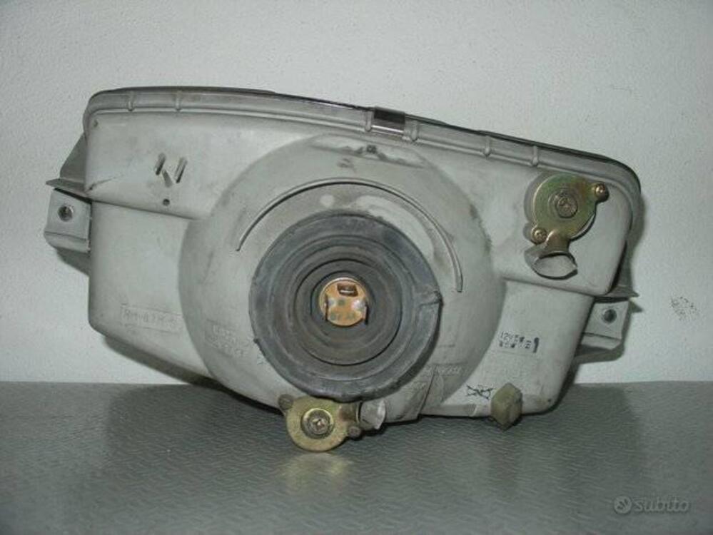 Faro fanale anteriore originale per HONDA CN250 (2)