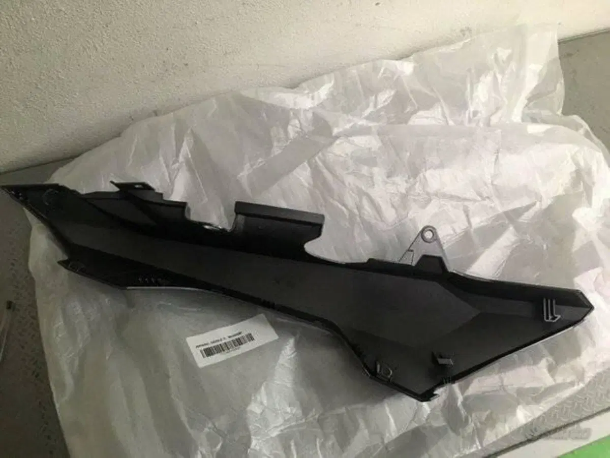 Carena riparo sedile sinistro grigio Honda NC750X (4)