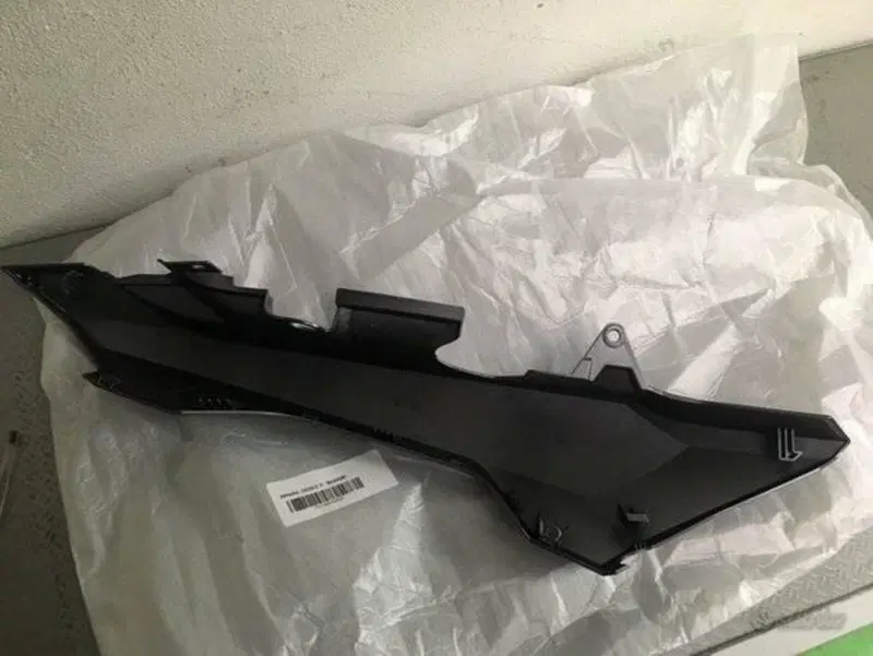 Carena riparo sedile sinistro grigio Honda NC750X (4)