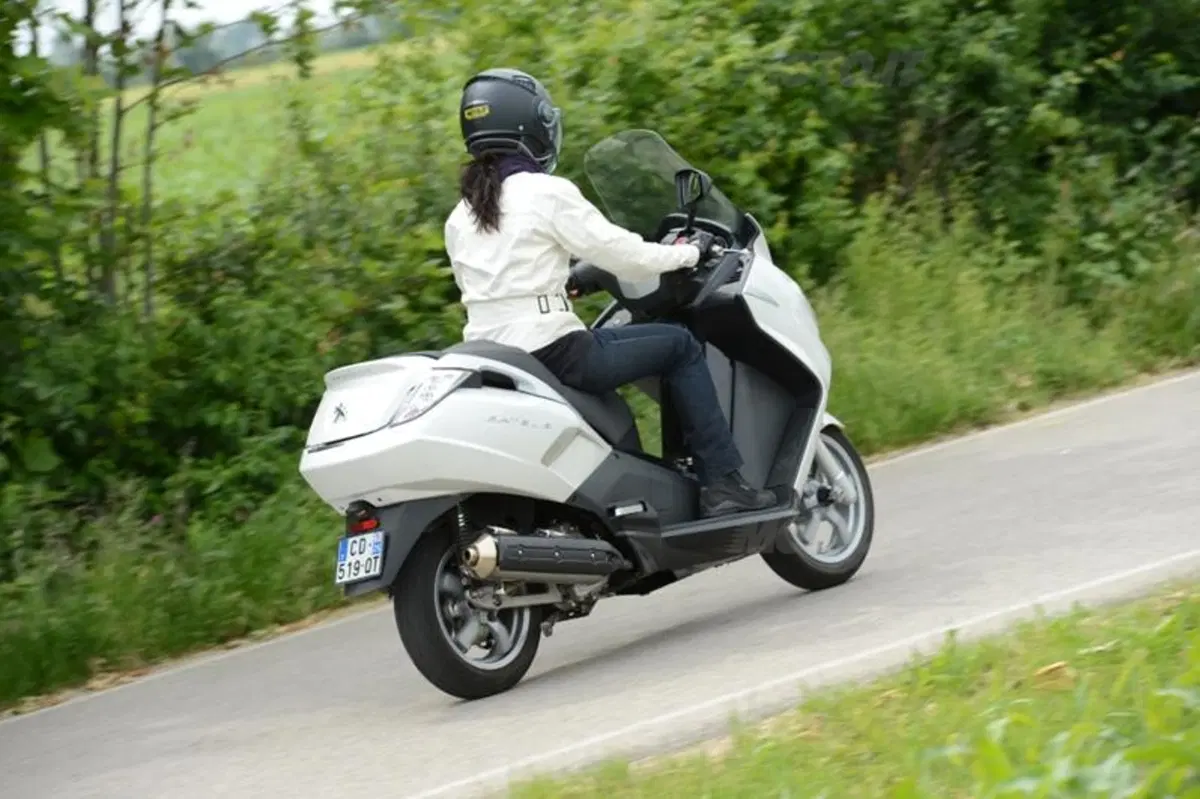 Peugeot Satelis 125  (2)