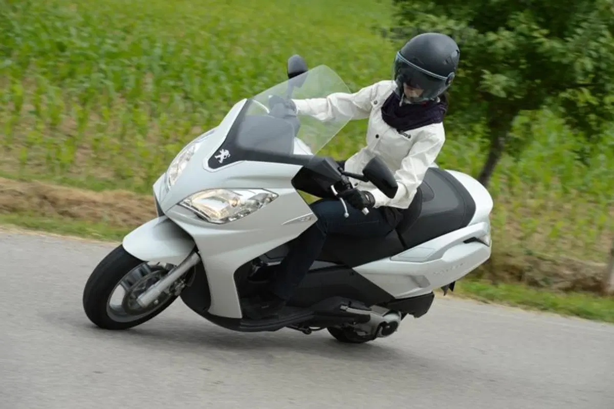 Peugeot Satelis 125  (4)