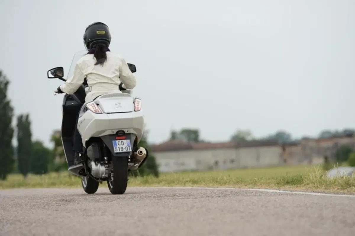 Peugeot Satelis 125  (11)