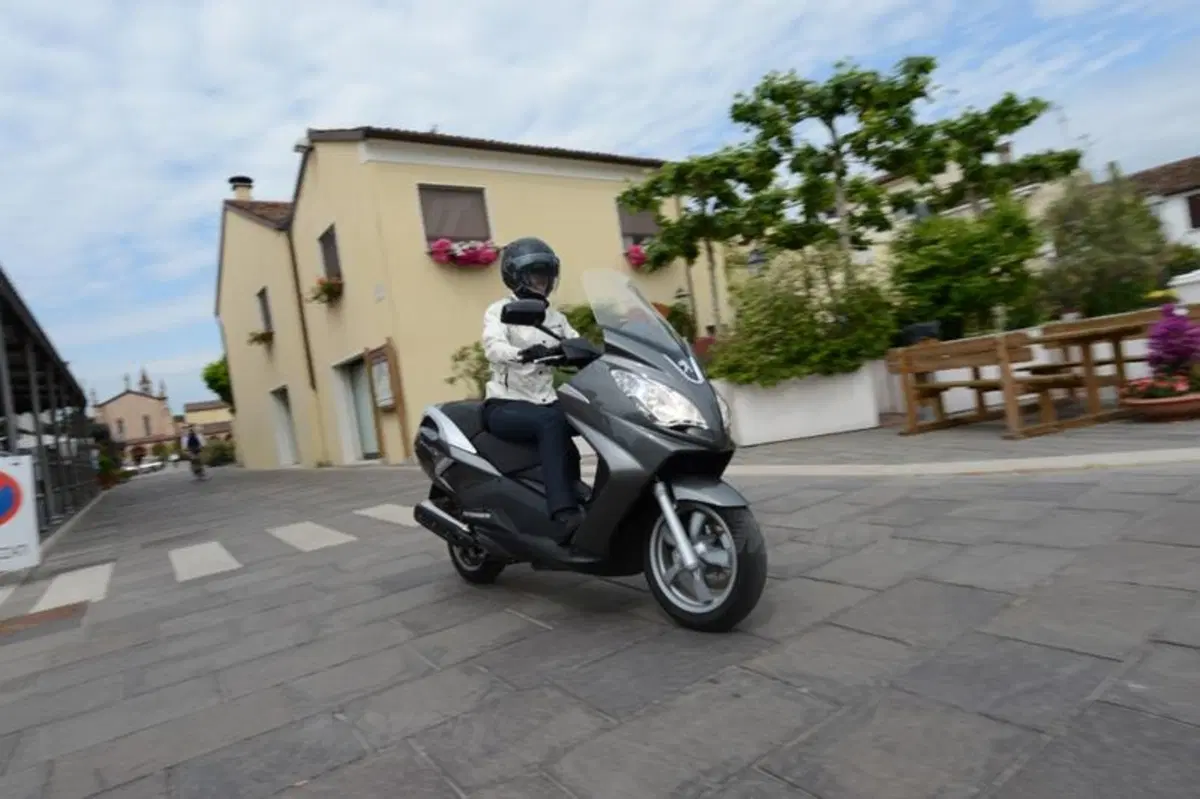 Peugeot Satelis 125  (15)