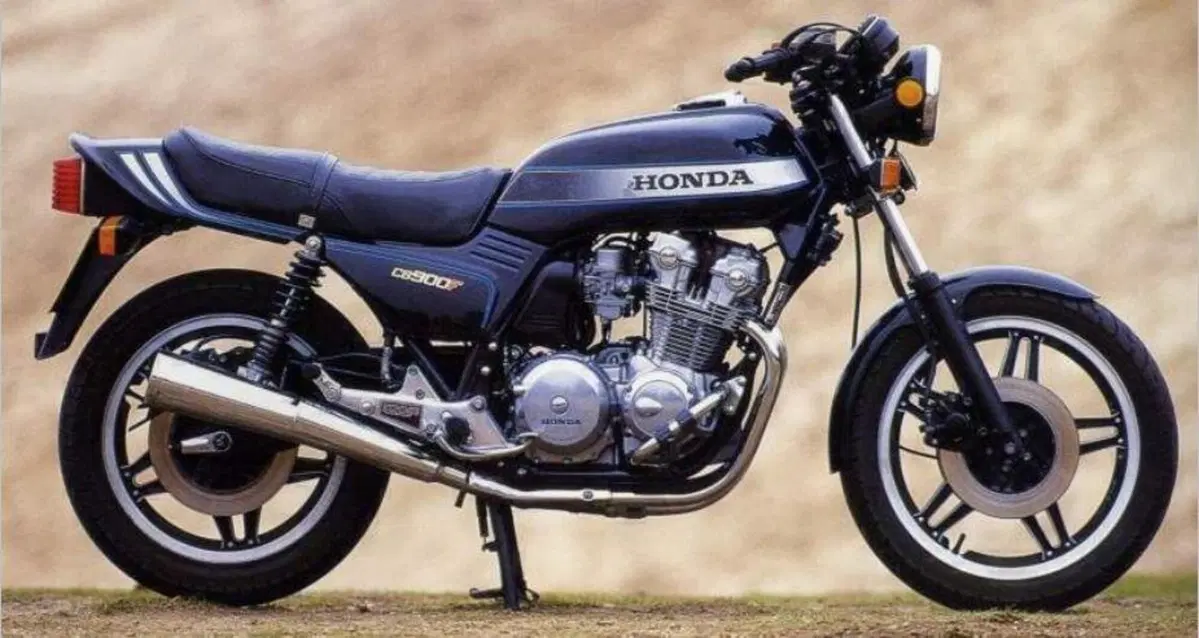 Nuova Honda CB-F Concept: omaggio alla CB900F (13)