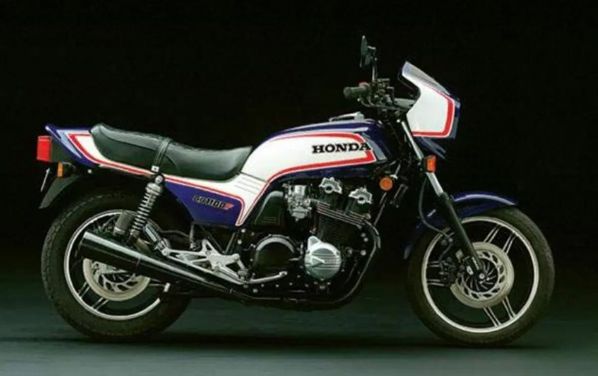 Nuova Honda CB-F Concept: omaggio alla CB900F (15)