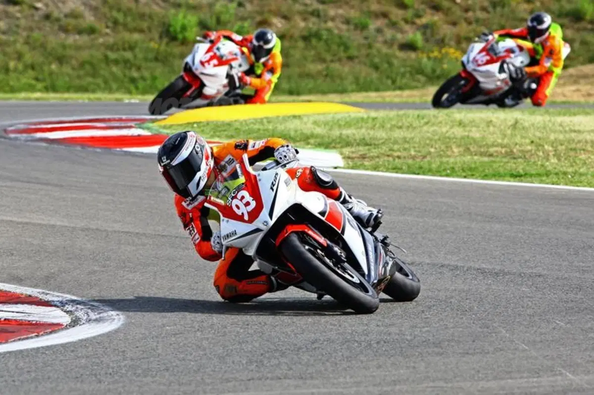 Yamaha R125 Cup 2012: il secondo round a Volpini (3)