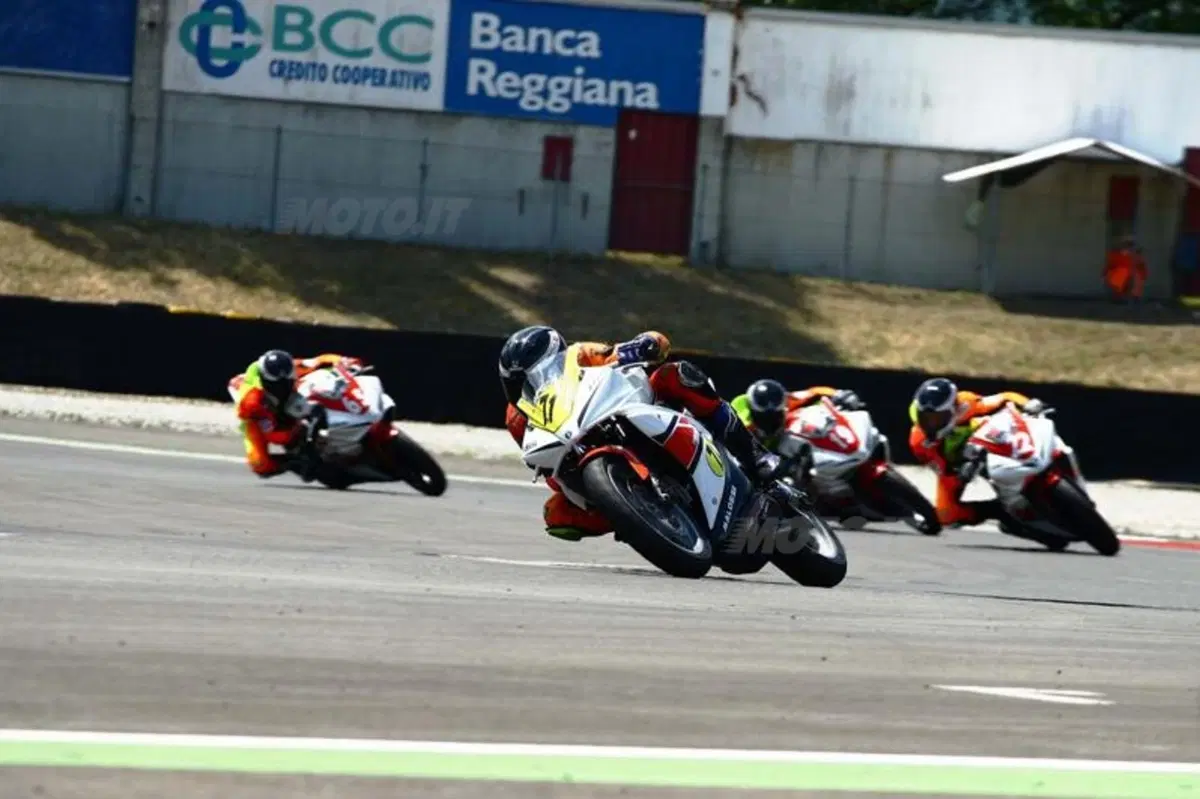Yamaha R125 Cup 2012: il secondo round a Volpini (9)