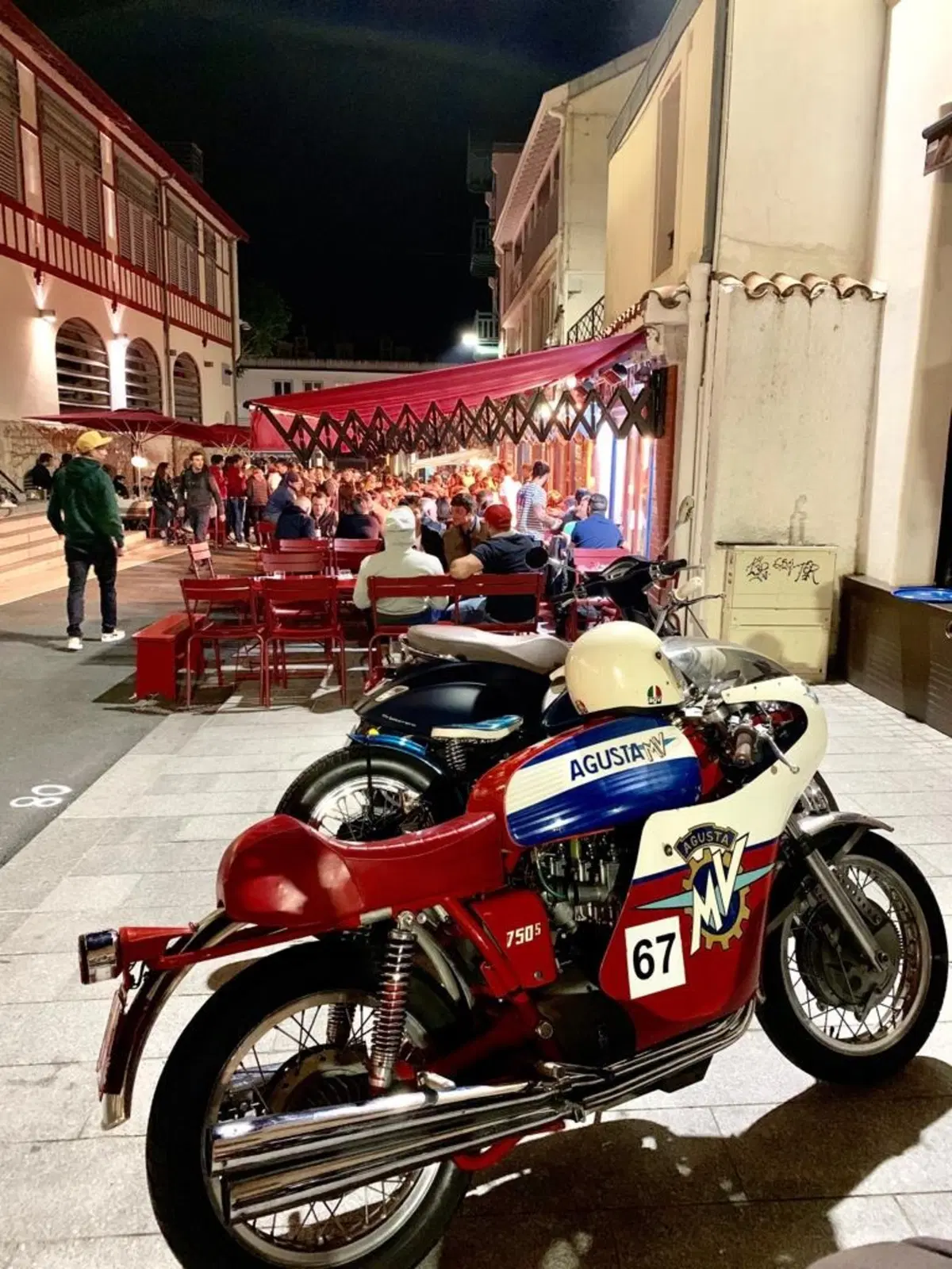 Da Barcellona a Biarritz con Honda per il Wheels&Waves (2)