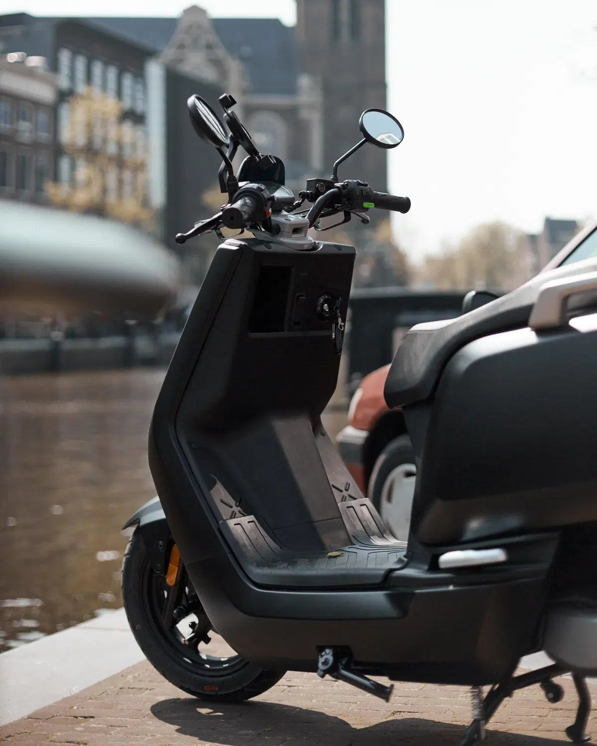 NIU presenta i nuovi scooter elettrici NQi GTS e UQi GT (11)