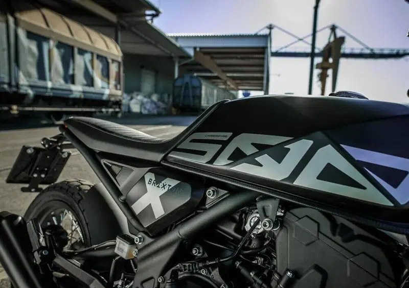 Brixton Motorcycles Crossfire 500 X (2020) (2)