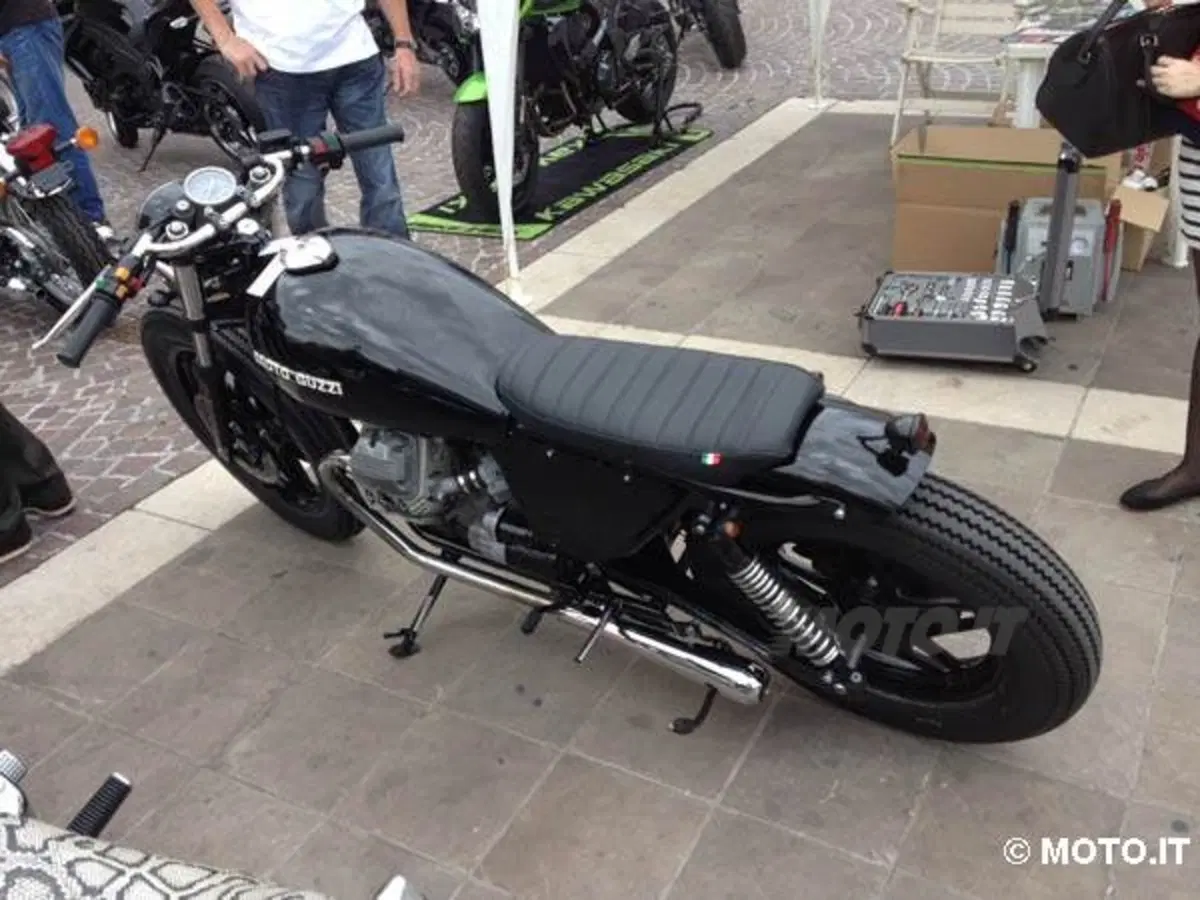 Le Strane di Moto.it Moto Guzzi "Diabola" V35C (3)