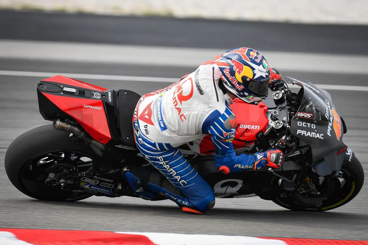 MotoGP, test a Sepang, Day 2 - Fabio Quartararo primo anche con la Yamaha 2020 (10)