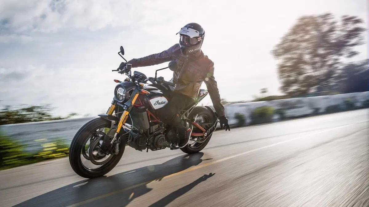 Indian FTR Carbon 2020. Foto e dati (18)