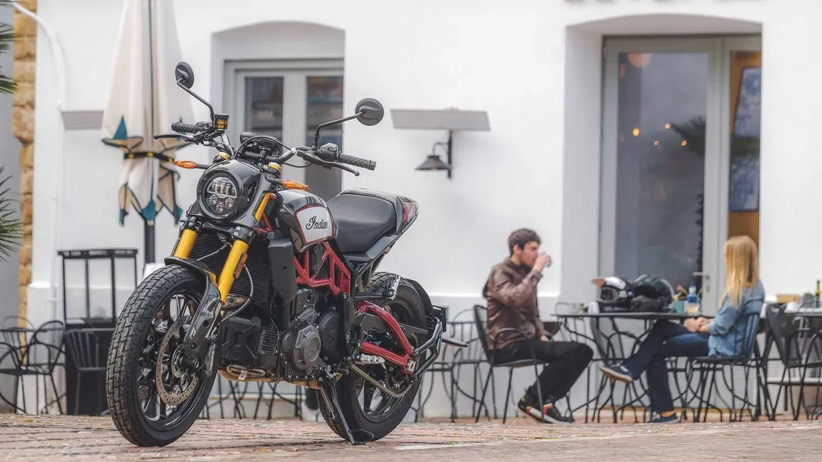 Indian FTR Carbon 2020. Foto e dati (13)
