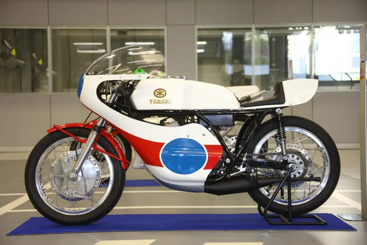 Agostini e Dovizioso raccontano la storia di Yamaha nelle gare (17)