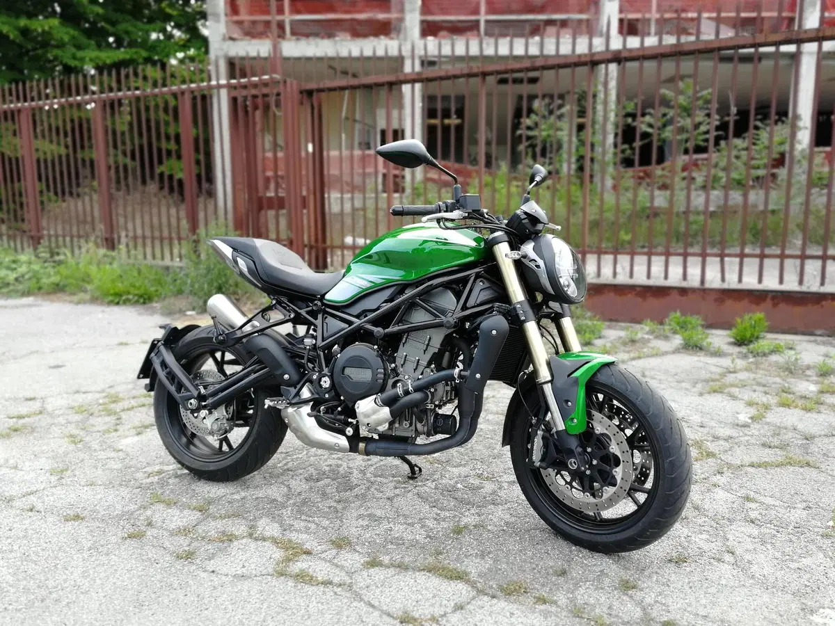 Aperitivo con Nico alle 18: commentiamo insieme il test della Benelli 752S