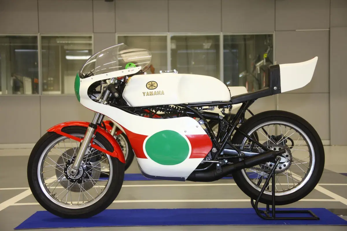 Agostini e Dovizioso raccontano la storia di Yamaha nelle gare (42)