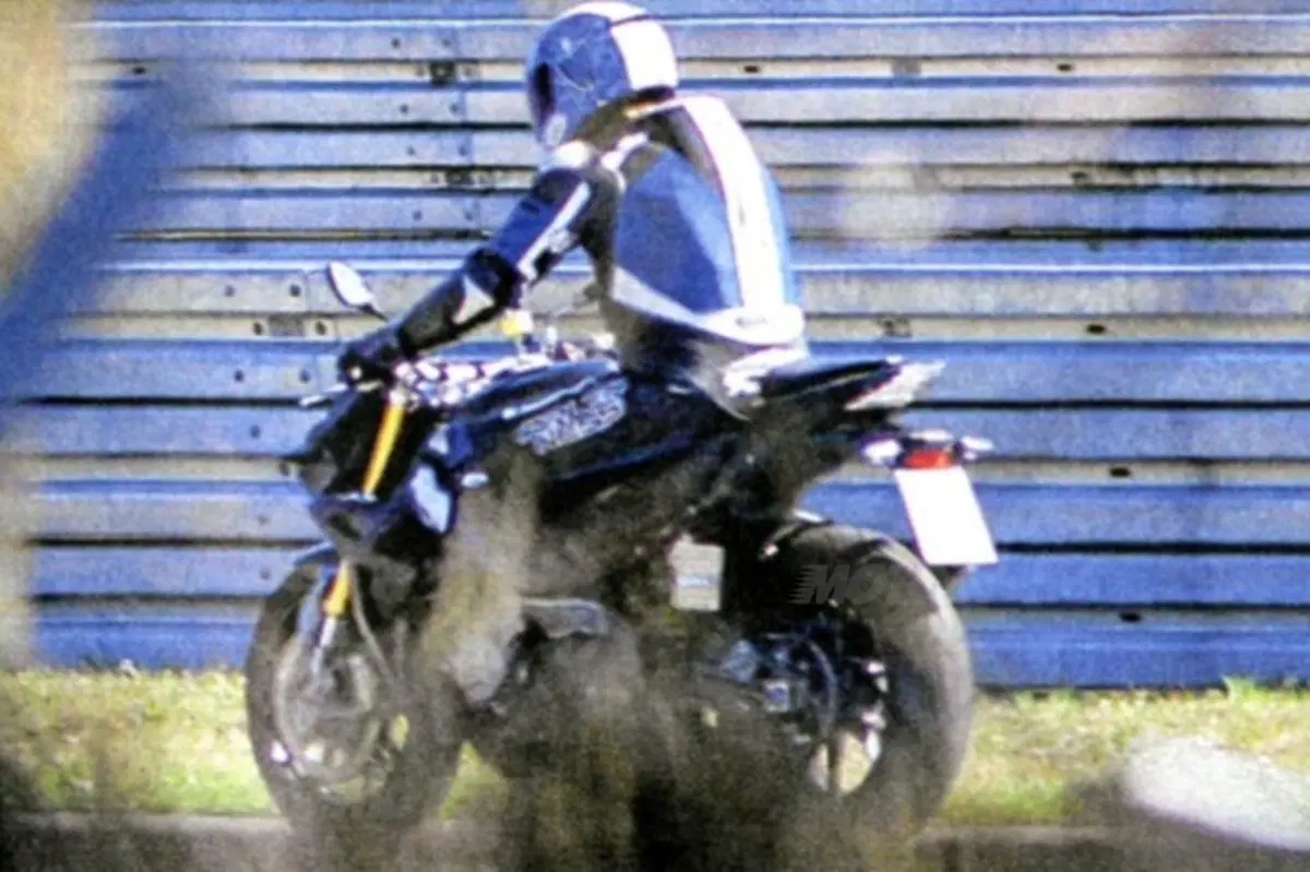 BMW S1000RR Naked. In arrivo nel 2013? (2)