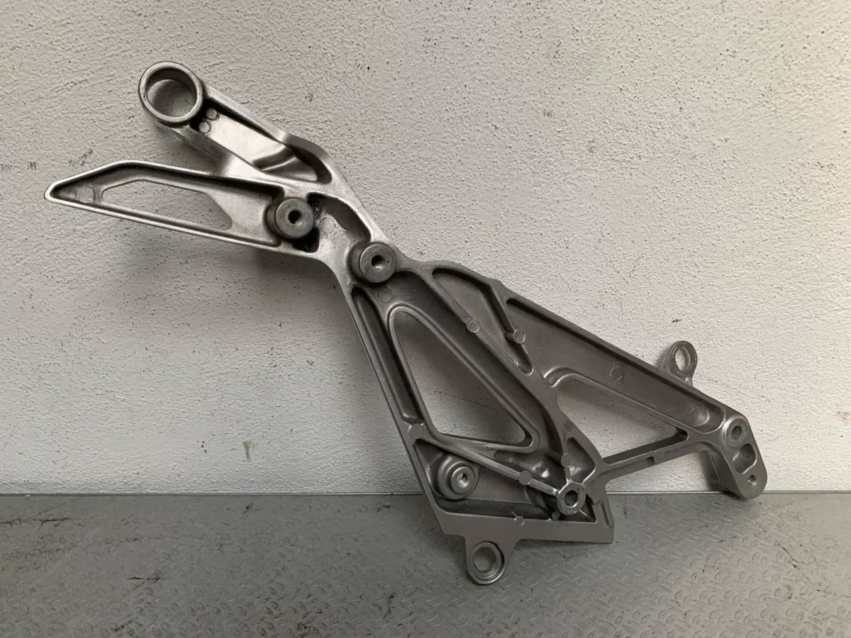 SUPPORTO PEDANA POST POGGIAPIEDI SX Honda INTEGRA (3)