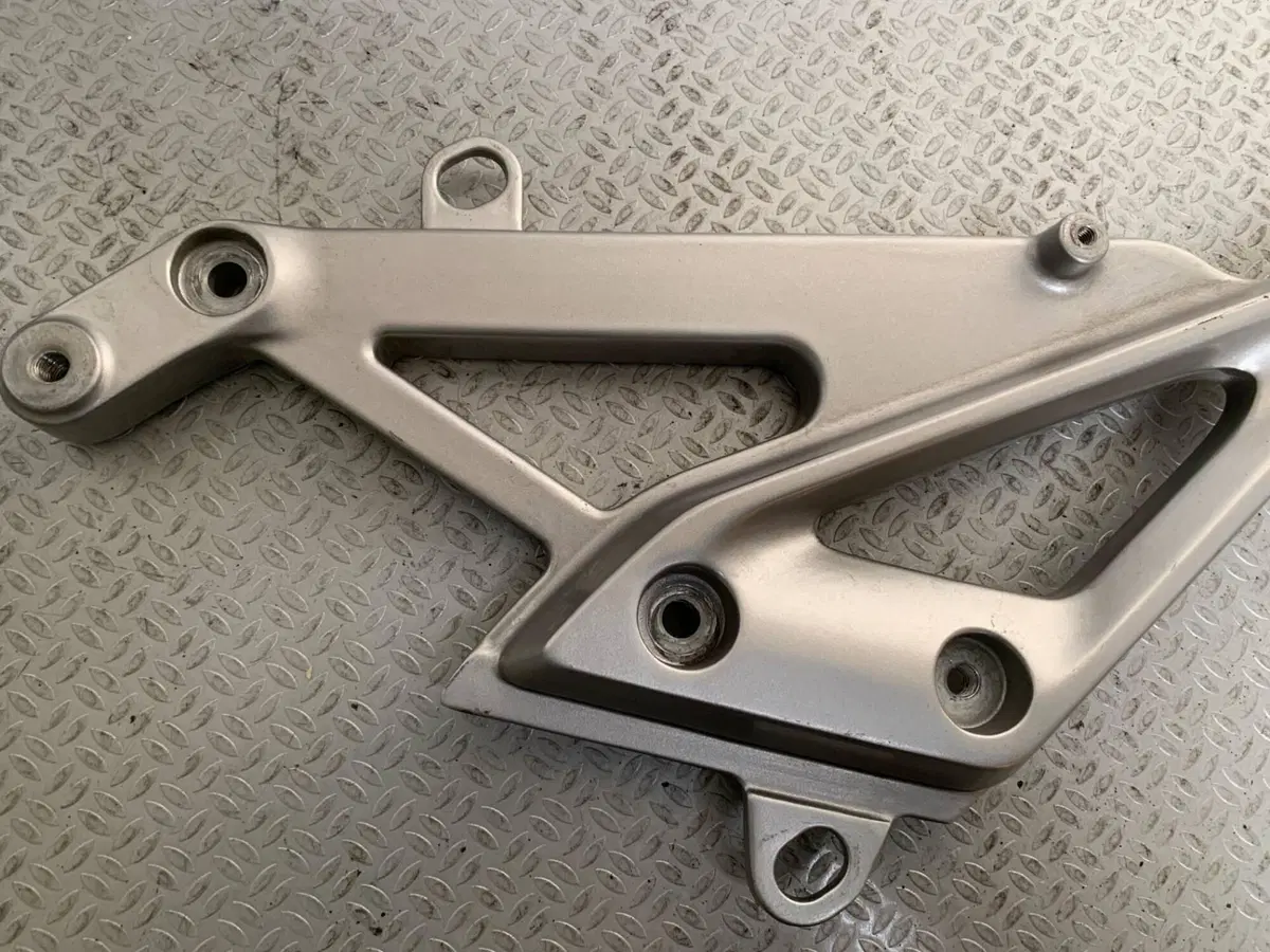 SUPPORTO PEDANA POST POGGIAPIEDI SX Honda INTEGRA (4)
