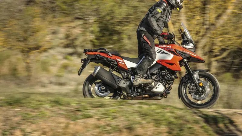 Moto.it Live - Suzuki V-Strom 1050: scoprila con noi