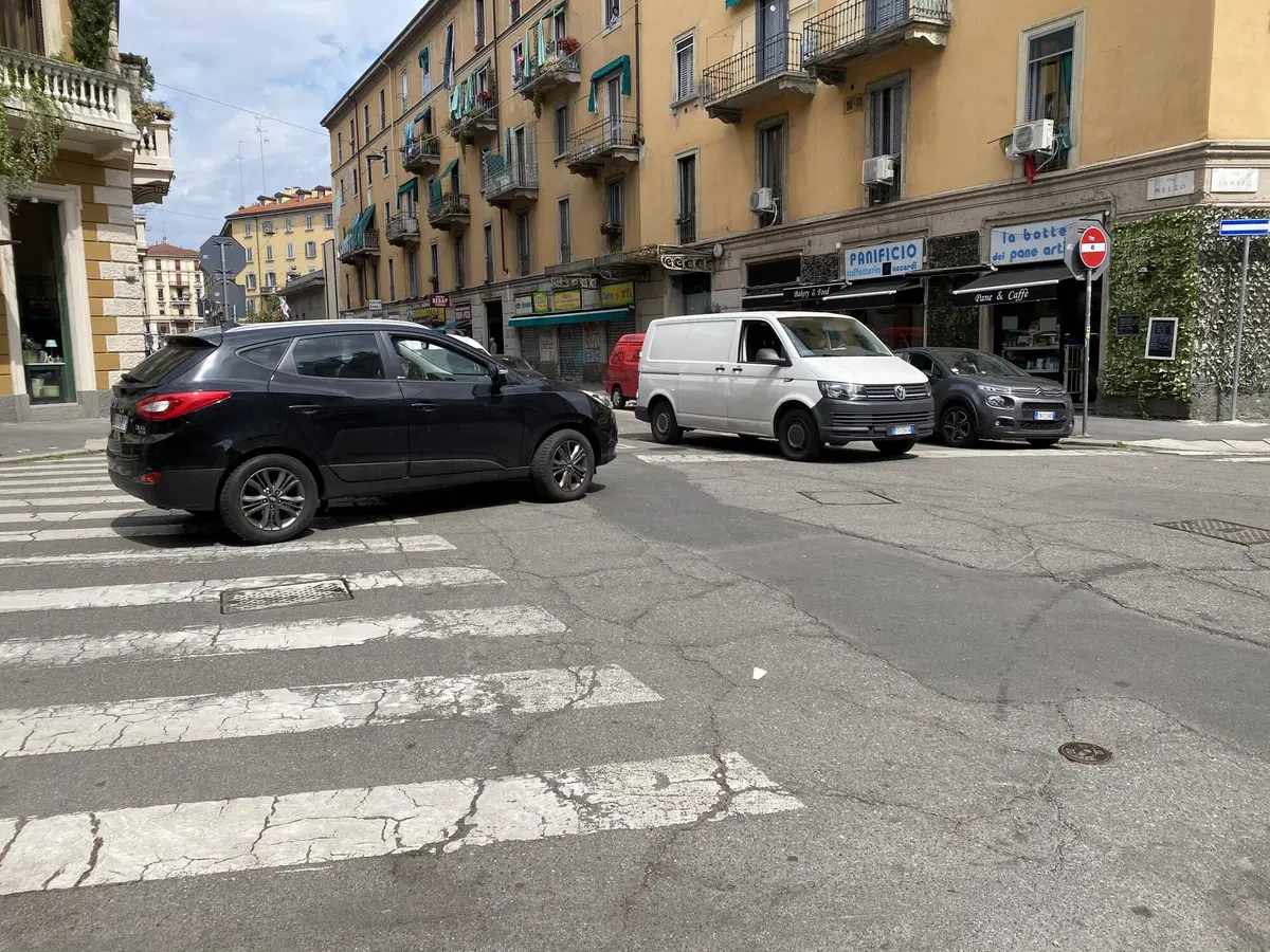 Fase 2 #rimettiamociinmoto: cartoline da Milano (12)