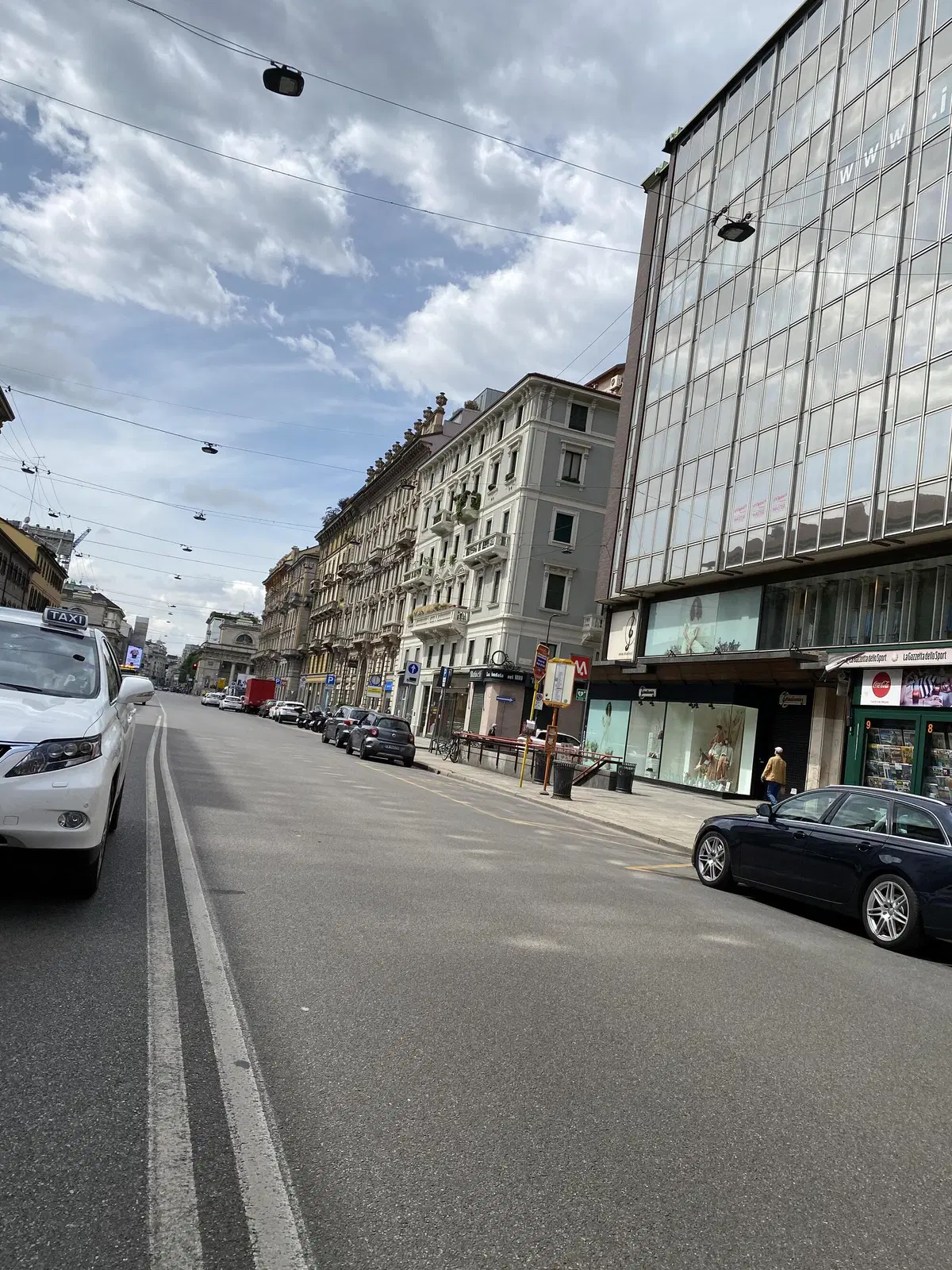 Fase 2 #rimettiamociinmoto: cartoline da Milano (13)