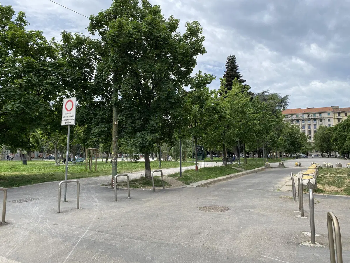 Fase 2 #rimettiamociinmoto: cartoline da Milano (15)