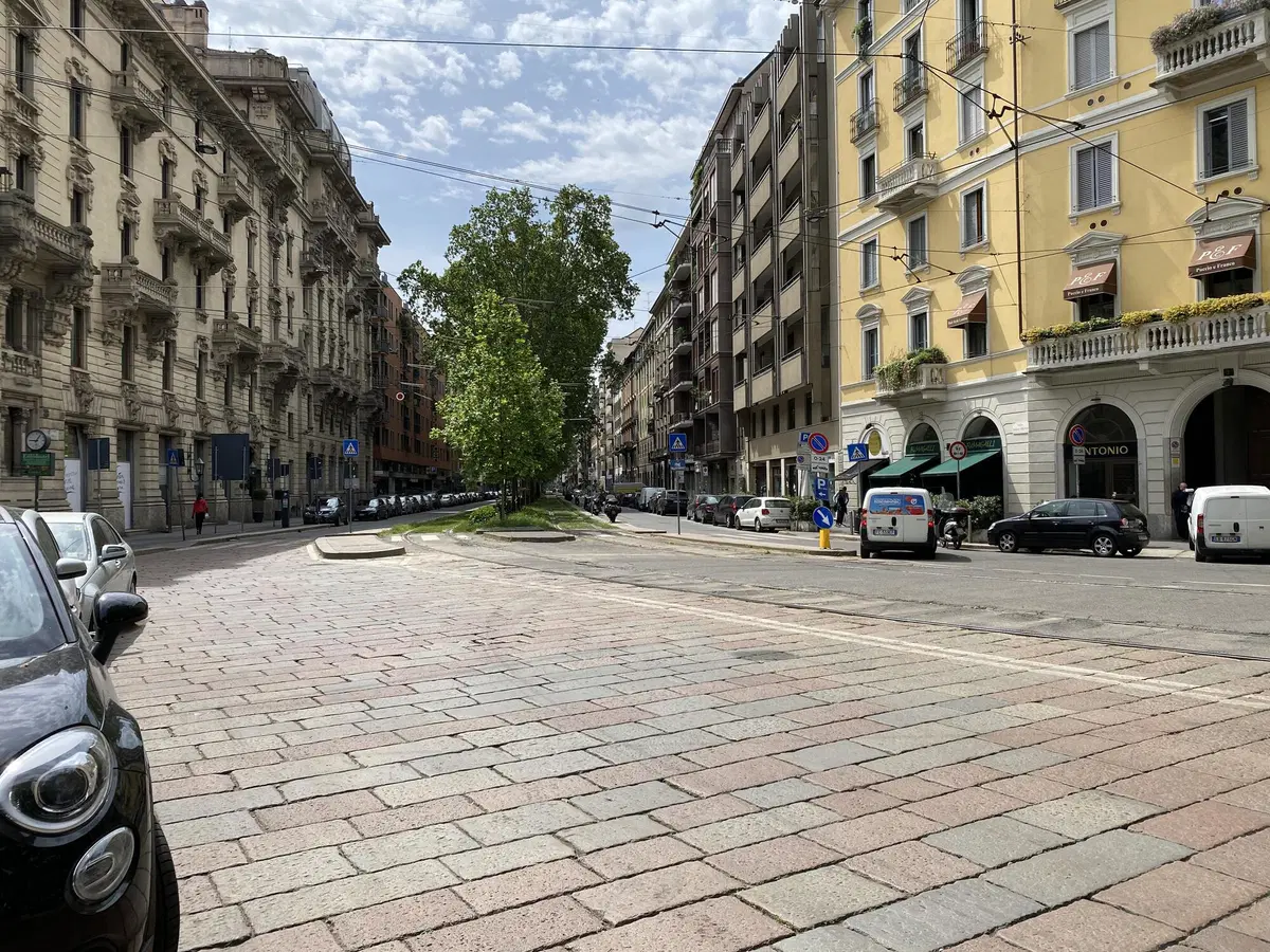 Fase 2 #rimettiamociinmoto: cartoline da Milano (17)