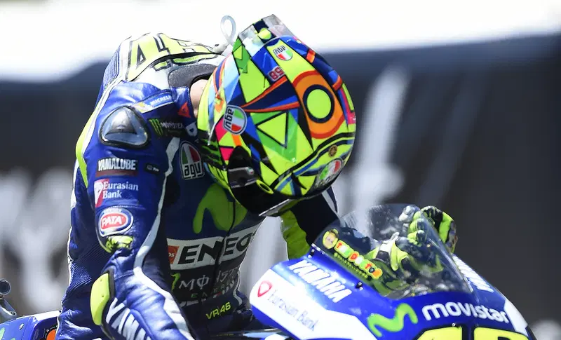Piccole ma importanti differenze nell'aerodinamica dell'AGV PistaGP di Valentino Rossi...