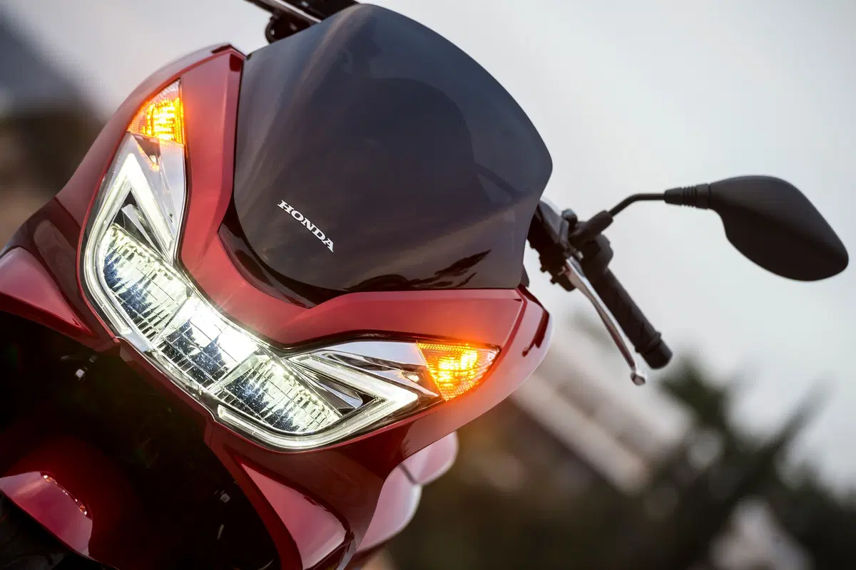 Honda PCX 125 m.y. 2017, dati e prezzo (8)