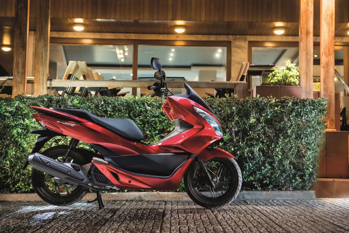 Honda PCX 125 m.y. 2017, dati e prezzo (10)