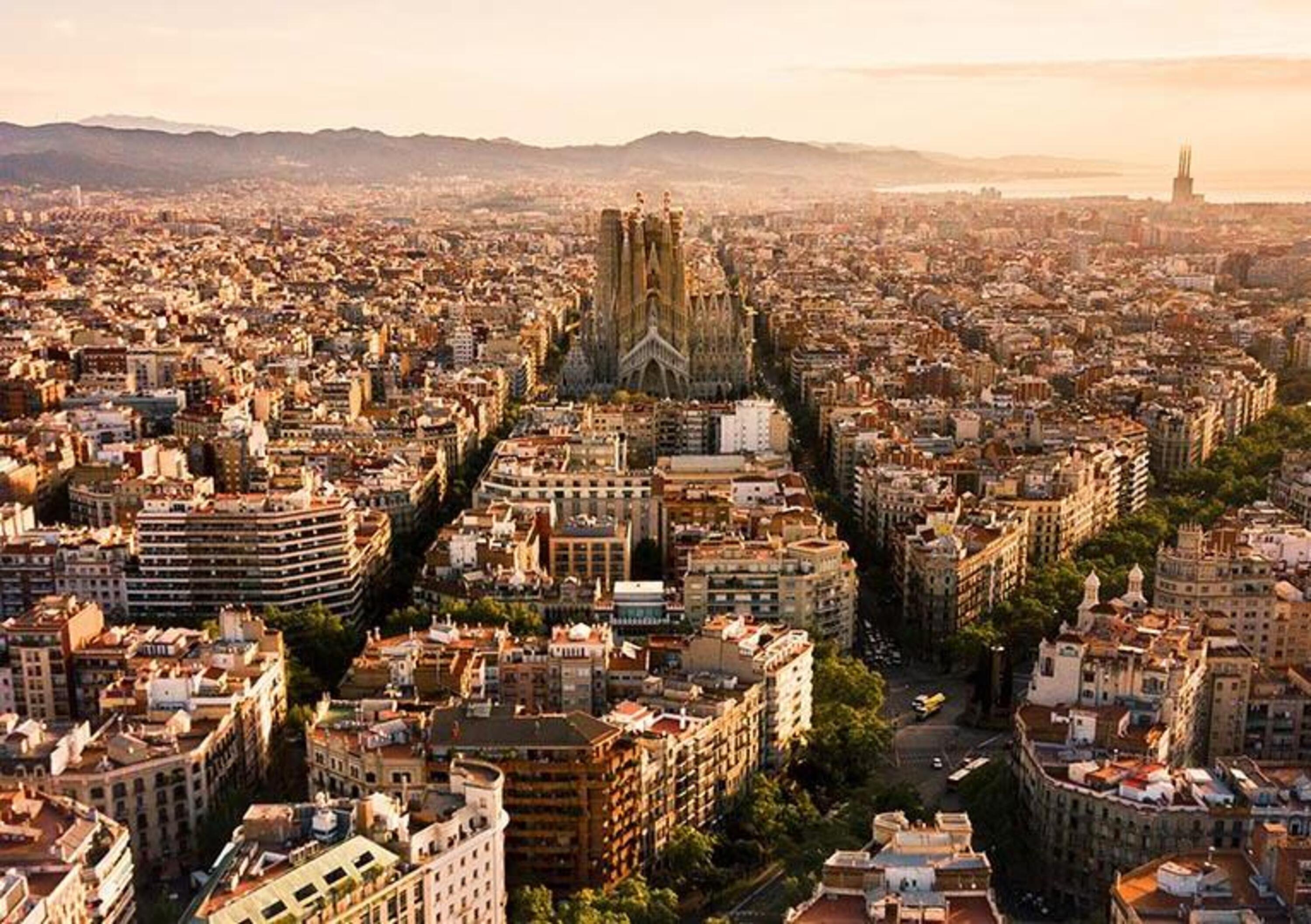 Fase 2. Barcellona incentiva la mobilit&agrave; sostenibile... Ma si dimentica delle moto