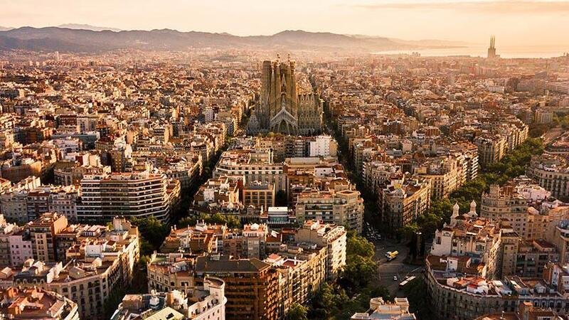 Fase 2. Barcellona incentiva la mobilit&agrave; sostenibile... Ma si dimentica delle moto